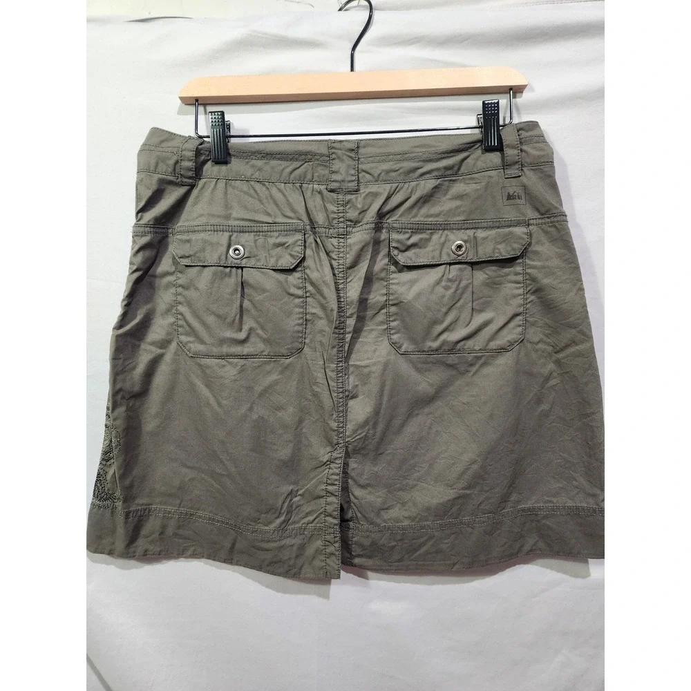 REI embroidered line